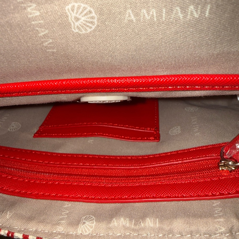 Handmade in Mexico! Bought in Mexico!Red and White Woven Clutch - Picture 12 of 13